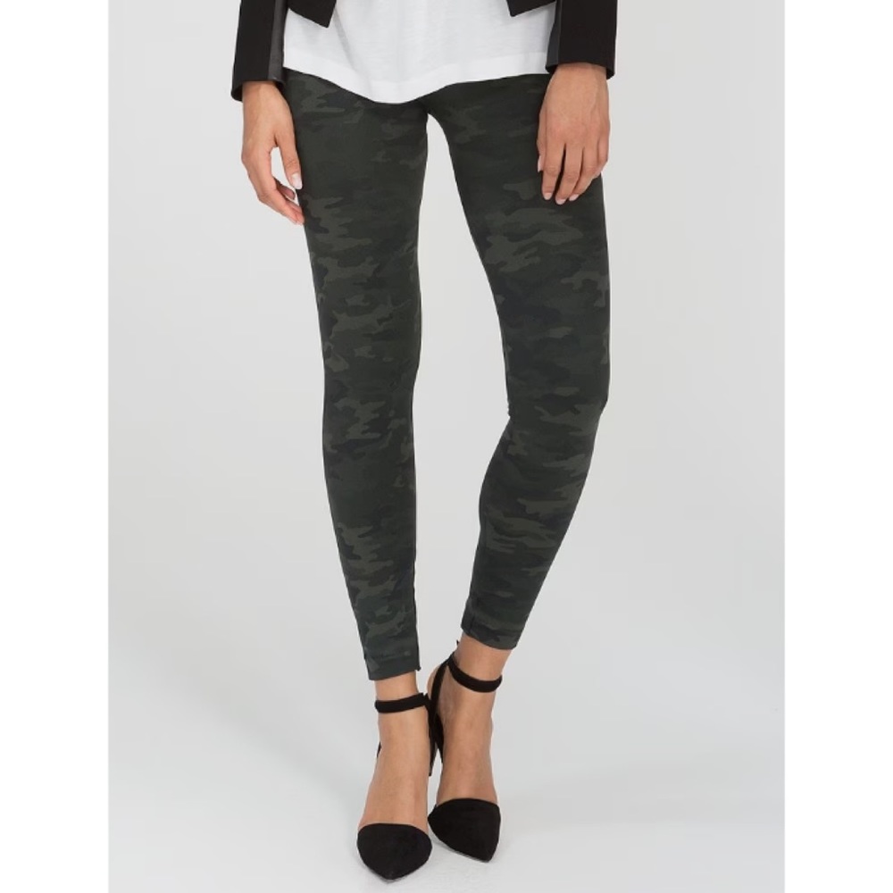 NEW Spanx Seamless Green Camo Leggings Size XS
